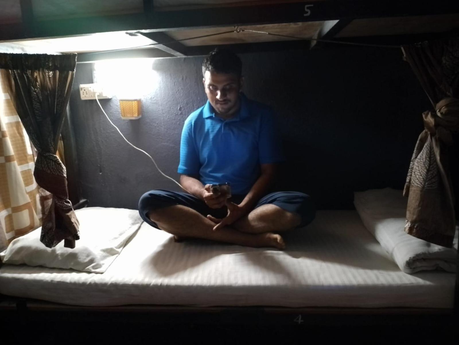 Bapuji Dormitory Hostel Mumbai Exterior foto